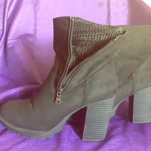 Heeled booties
